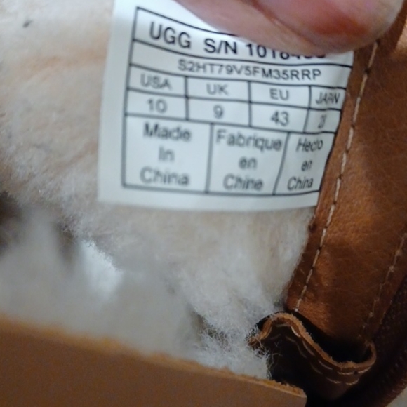 Ugg - Picture 5 of 5